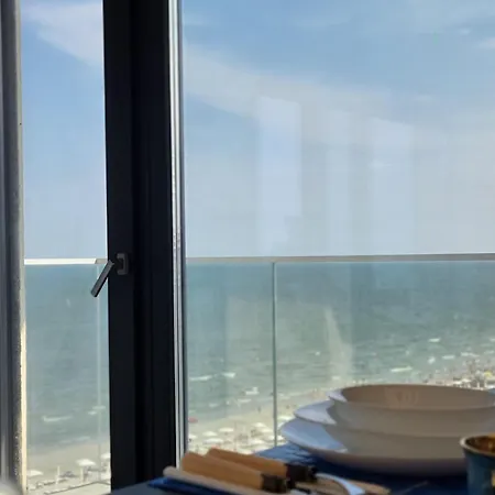 Queen Of The Sea- Endless Summer Mamaia Nord Apartment