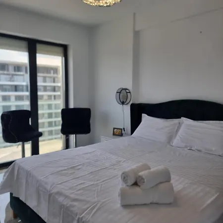 Queen Of The Sea- Endless Summer Mamaia Nord Apartment