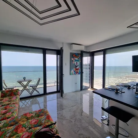 Queen Of The Sea- Endless Summer Mamaia Nord * Navodari