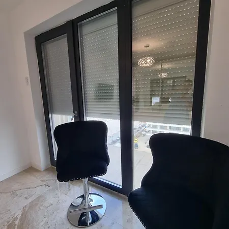 Queen Of The Sea- Endless Summer Mamaia Nord Apartment Năvodari