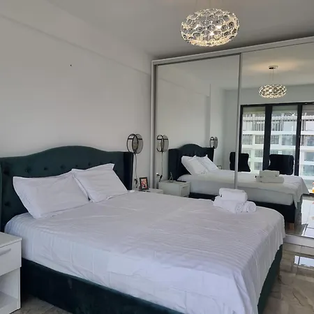 Queen Of The Sea- Endless Summer Mamaia Nord *