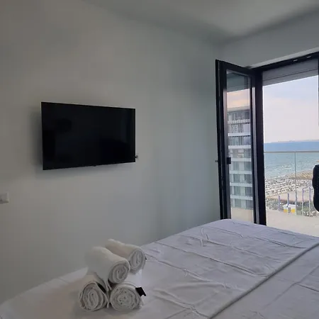 Queen Of The Sea- Endless Summer Mamaia Nord *