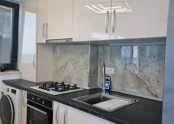 Queen Of The Sea- Endless Summer Mamaia Nord